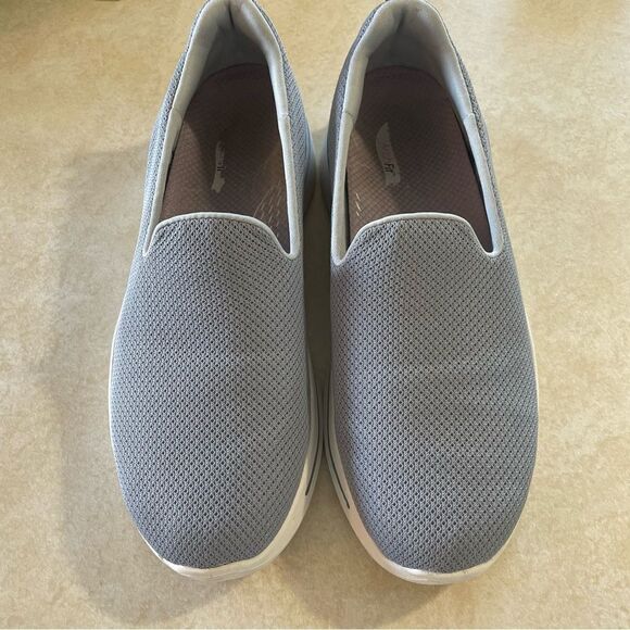 Skechers Gray Go Walk shoes size 10 slip on no tie comfort shoes womens - Picture 2 of 6